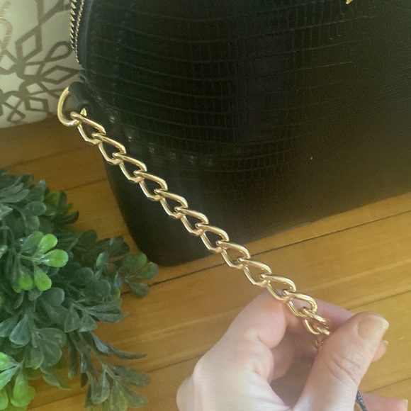 Betsey Johnson 'Margie' Embossed Lizard Crossbody, Black - Picture 12 of 15